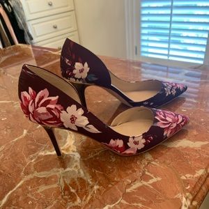 NEW!! GORGEOUS White House Black Market Burgundy, Pink & White Flowered Shoes